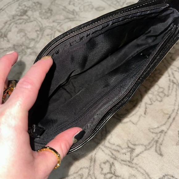 Y2K GUESS Black Patent Leather Shoulder Bag - Picture 7 of 11